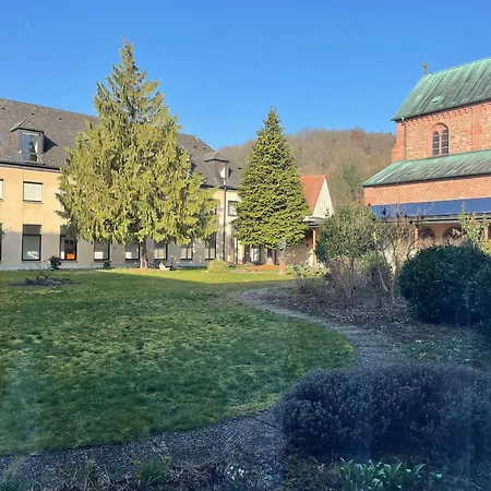 Klosterhof * Neustadt am Main