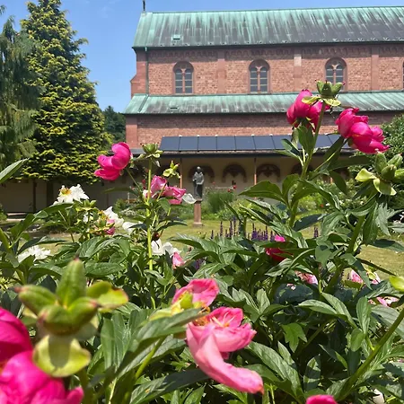 Klosterhof * Neustadt am Main